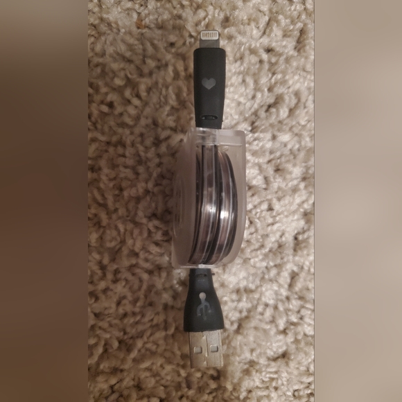 Retractable Light Up Charger For Apple iPhone | iPad - Picture 4 of 5